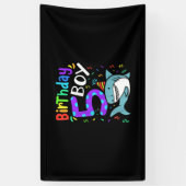 5誕生日目の5歳のサメの贈り物 横断幕 (縦)