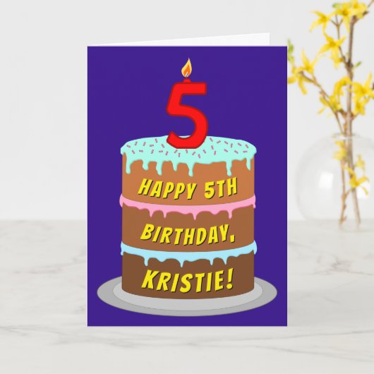 5誕生日:おもしろいケーキとキャンドル+名前をカスタムする カード (黄色い花)