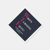 50おもしろい誕生日WTFネイビユーモアのあるーブルーピンク スタンダードカクテルナプキン (角)