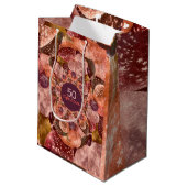 50そしてすばらしい紫色のピンクの万華鏡のように千変万化するパターンの気球 ミディアムペーパーバッグ (裏面アングル)