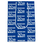 50だから何おもしろい引用文タイポグラフィ50誕生日 ミディアムペーパーバッグ (裏面)