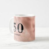 50とパーソナライズされた素晴らしいバラ金ゴールド誕生日 コーヒーマグカップ (正面左)