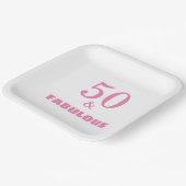 50と素敵なピンクのスタイリッシュ誕生日パーティーかわいい ペーパープレート (傾斜あり)