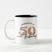 50と素晴らしいグリッターバラ金ゴールド50誕生日 ツートーンマグカップ (左)