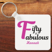 50と素晴らしいハッピー50誕生日ピンクのアクセント キーホルダー (正面)