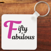 50と素晴らしいハッピー50誕生日ピンクのアクセント キーホルダー (裏面)