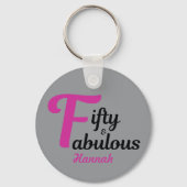 50と素晴らしいハッピー50誕生日ピンクのアクセント キーホルダー (正面)