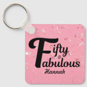 50と素晴らしいハッピー50誕生日ピンクのアクセント キーホルダー (正面)