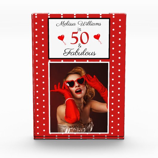 50と素晴らしいパーソナル50th誕生日ホワイトレッドドット フォトブロック (正面)