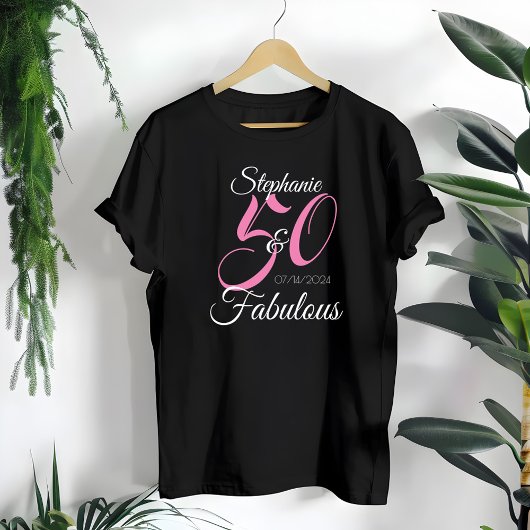 50と素晴らしいピンクのパーソナライズされた誕生日パーティー Tシャツ