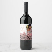 50と素晴らしいピンクの白い誕生日パーティーワインラボ ワインラベル (正面)