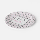 50と素晴らしいピンクの誕生日パーティー ペーパープレート (アングル)