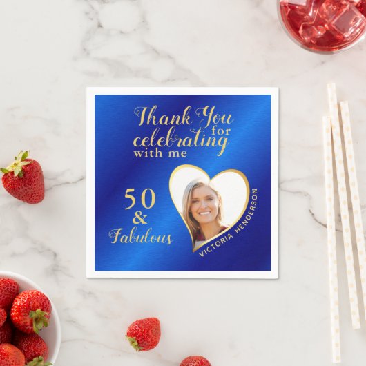 50と素晴らしいブルーと金ゴールドフォト誕生日 スタンダードカクテルナプキン (インサイチュ)