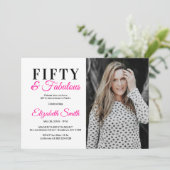 50と素晴らしいホットピンク50誕生日写真 招待状 (スタンド正面)