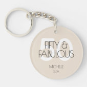 50と素晴らしいモダンベージュ50歳の誕生日パーティー キーホルダー (正面)