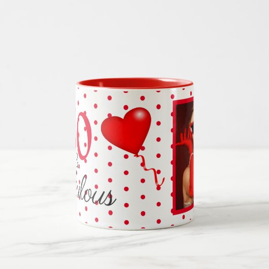 50と素晴らしい写真と赤50誕生日WH赤 ツートーンマグカップ (中央)