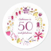 50と素晴らしい水の色のフローラ名誕生日 ラウンドシール (正面)