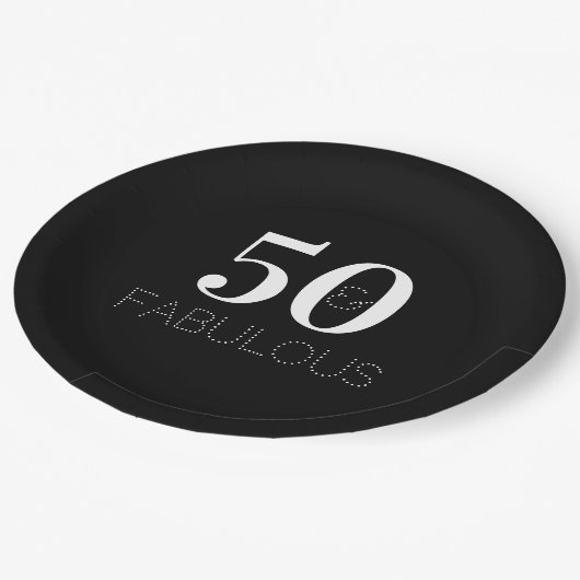 50と素晴らしい白黒の誕生日パーティー ペーパープレート (アングル)
