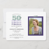 50と素晴らしい紫の誕生日パーティーの写真 招待状 (正面)