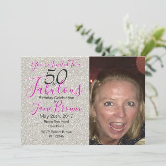 50と素晴らしい紫の銀とピンクの招待 招待状 (スタンド正面)