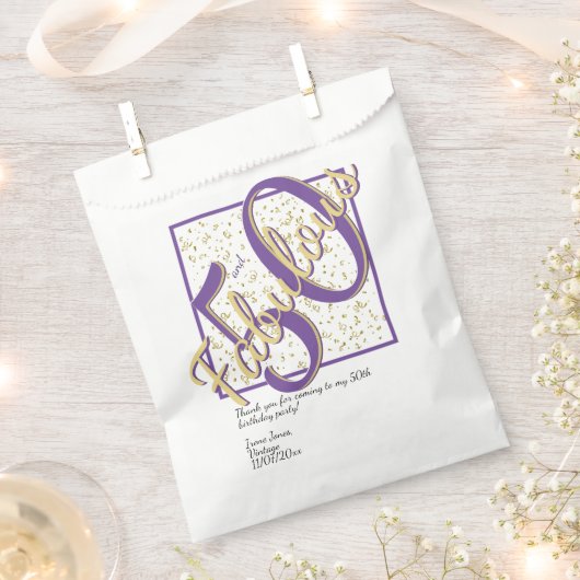 50と素晴らしい誕生日の紫/金ゴールドのスクリプファンシート フェイバーバッグ (クリップ留めされた状態)