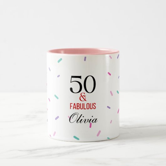 50と素晴らしい誕生日パーティカラフル紙吹雪 ツートーンマグカップ (中央)