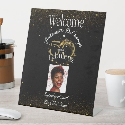 50と素晴らしい誕生日パーティパーソナライズされたー名 台座サイン (インサイチュ)