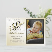 50と素晴らしい誕生日パーティーおもしろいブラック/金ゴールド50th 招待状 (スタンド正面)