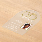 50と素晴らしい誕生日独身のフォトホワイト金ゴールド アクリル招待状 (レイダウン)