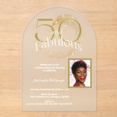 50と素晴らしい誕生日独身のフォトホワイト金ゴールド アクリル招待状 (正面)