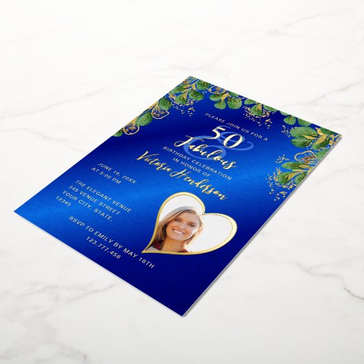 50と素晴らしい誕生日王室のブルー&金ゴールド 箔招待状 (回転した状態)