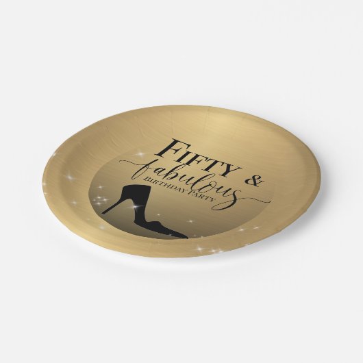 50と素晴らしい誕生日金ゴールドと黒靴 ペーパープレート (アングル)