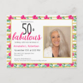 50と素晴らしい誕生日金ゴールドピンクフローラ インビテーションポストカード (正面)