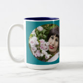 50と素晴らしい金ゴールドティール(緑がかった色)ブルーフォト追加の名前 ツートーンマグカップ (左)