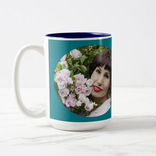 50と素晴らしい金ゴールドティール（緑がかった色）ブルーフォト追加の名前 ツートーンマグカップ (左)