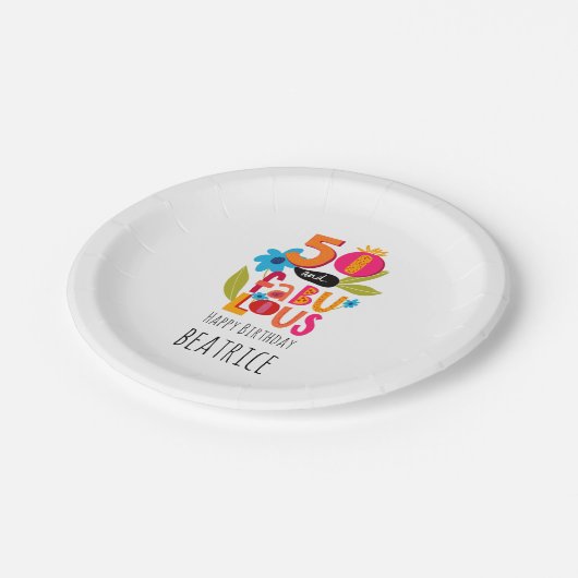 50と素晴らしい50番目の誕生日お洒落レタリング ペーパープレート (アングル)