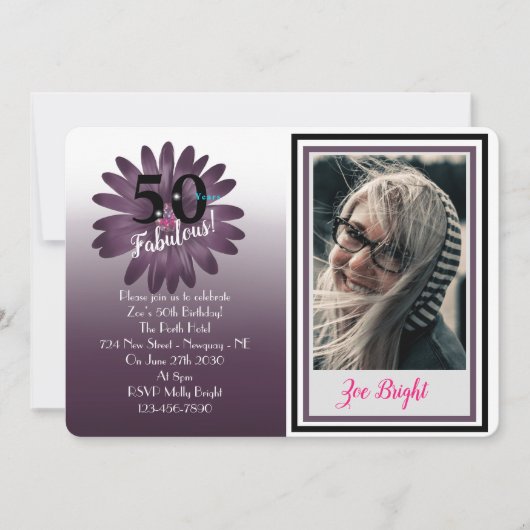 50と素晴らしい、おもしろい紫のデイジーとグリッター 招待状 (正面)
