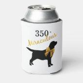 50と素晴らしい – ドッグ年 – おもしろいブラックラボ金ゴールド 缶クーラー (缶裏面)