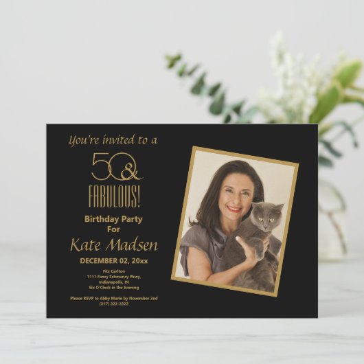 50と素晴らしい！黒と金ゴールドの50歳の誕生日パーティー 招待状 (スタンド正面)