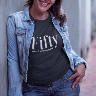 50と繁栄タイポグラフィシンプルモダンカスタム Tシャツ