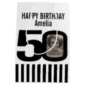 50の写真の白黒誕生日のギフトバッグ ミディアムペーパーバッグ (裏面)