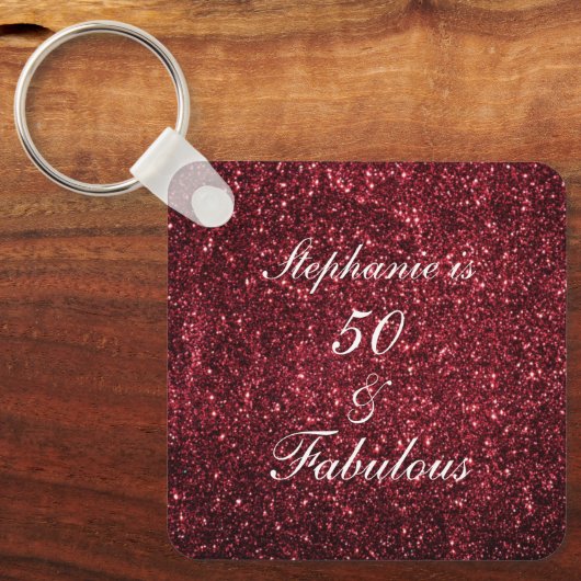 50アンド素晴らしい誕生日レッドバーガンディグリッター2022 キーホルダー (正面)
