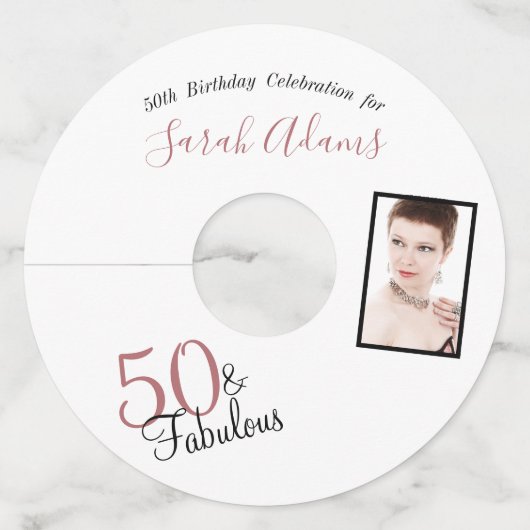 50ガーリーと素晴らしいバラ金ゴールド誕生日写真パーティー ワイングラスタグ (正面)