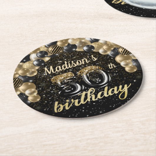 50パーソナライズされた誕生日ブラック金ゴールドラウンド ラウンドペーパーコースター (アングル)