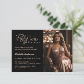 50モダンと素晴らしいフォトバラ金ゴールド50誕生日 招待状 (スタンド正面)