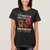 50代の女王のように50誕生日に入る Tシャツ (正面)