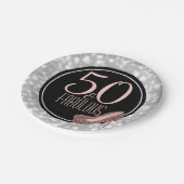 50及びすばらしい|銀製のピンクの第50誕生会 ペーパープレート (アングル)