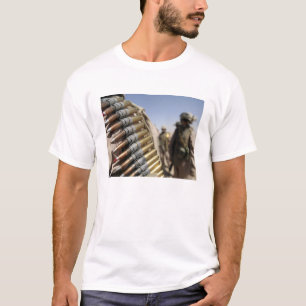 50口径の弾薬のベルト Tシャツ