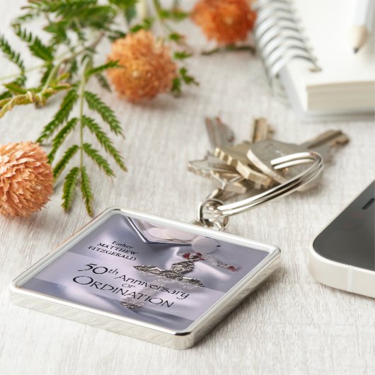 50名前をカスタムする調整記念日チャイス キーホルダー (側面)