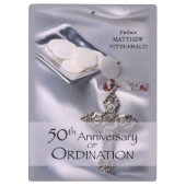 50名前をカスタムする調整記念日チャイス クリップボード (裏面)